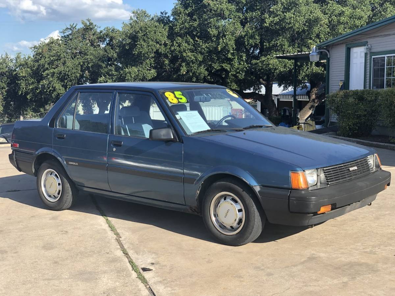 Illustration for article titled Someone buy this pristine 1985 Corolla! Please!